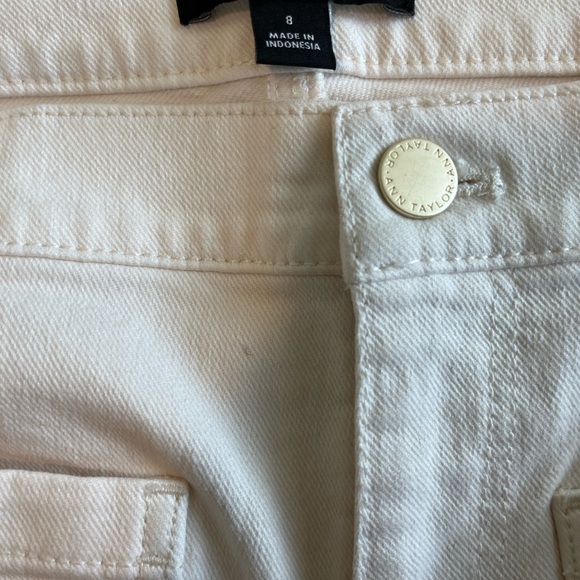 Ann Taylor High Rise patch pocket flare jeans in ivory - Picture 5 of 9